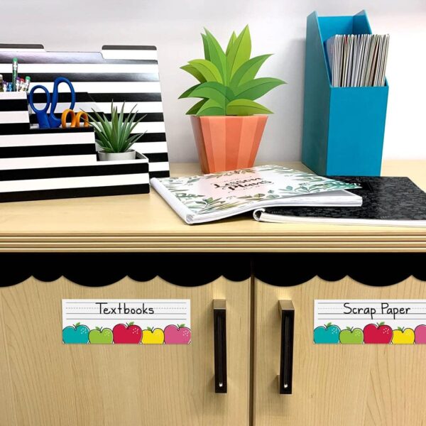 DOODLE APPLES  NAME PLATE