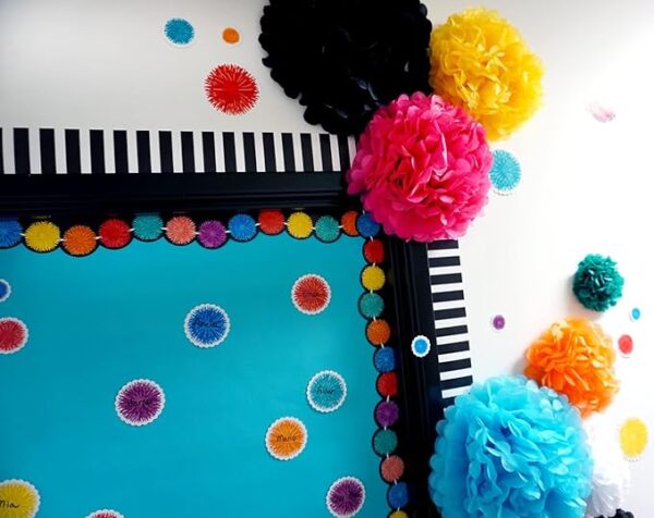 POM POMS BORDER