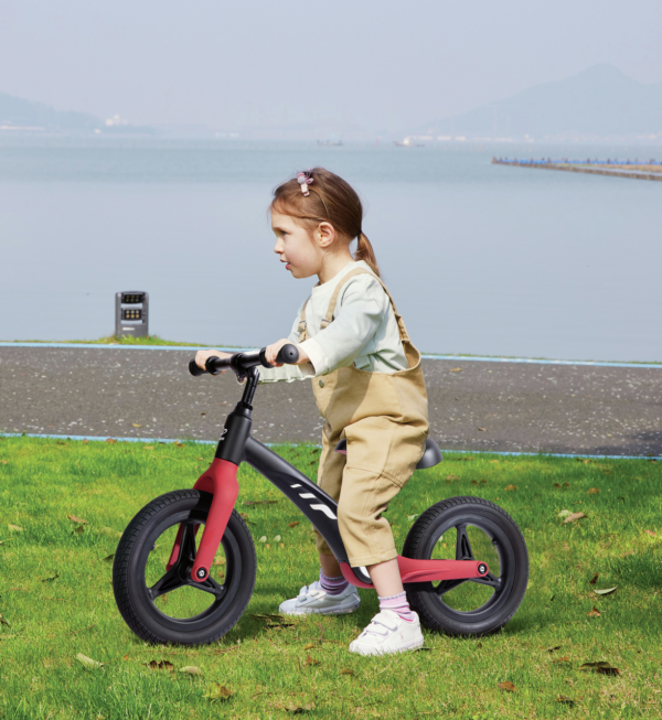 E1207_5 BICICLETA DE BALANCE ROJO Y NEGRO - LEARNER BALANCE BIKE